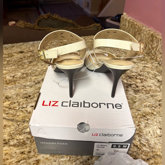 Liz Claiborne Womens Mary Heeled Sandals, 91/2 Medium, White - Picture 5 of 8
